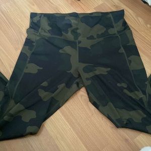 Army yoga pants